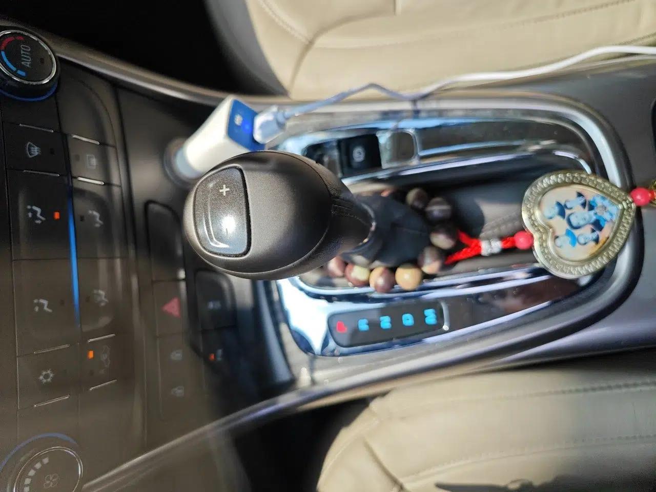 Chevrolet Malibu 2013 2.0L Automatic Luxury Edition — миниатюра 14