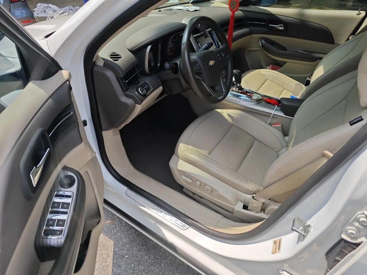 Chevrolet Malibu 2013 2.0L Automatic Luxury Edition — миниатюра 16