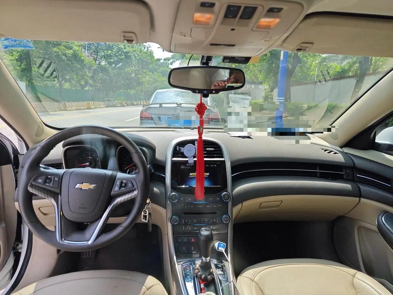 Chevrolet Malibu 2013 2.0L Automatic Luxury Edition — миниатюра 9