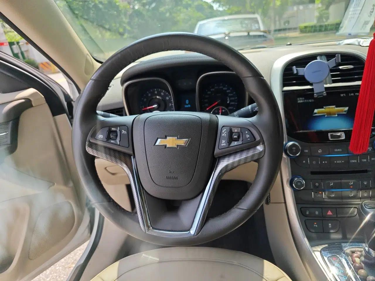 Chevrolet Malibu 2013 2.0L Automatic Luxury Edition — миниатюра 10