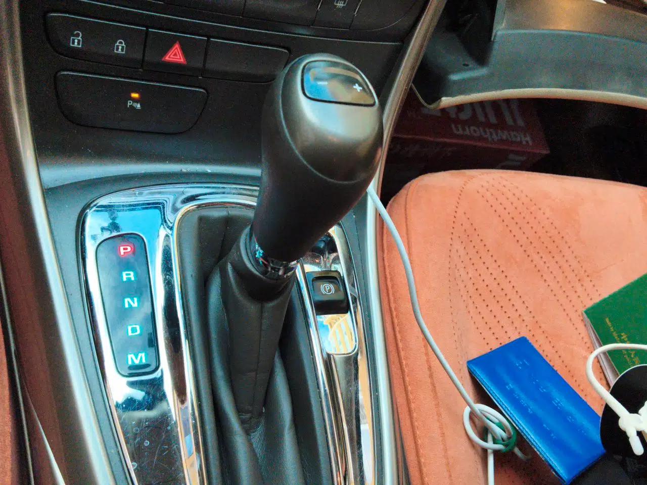 Chevrolet Malibu 2014 2.0L Automatic Comfort Edition — миниатюра 14