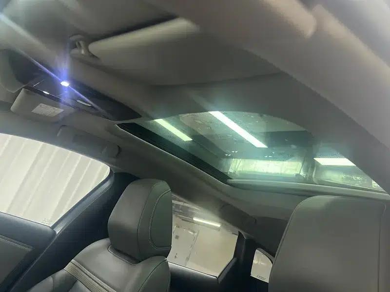 The 2021 Versailles C5 X 1.6T: An Extraordinary Force — миниатюра 19