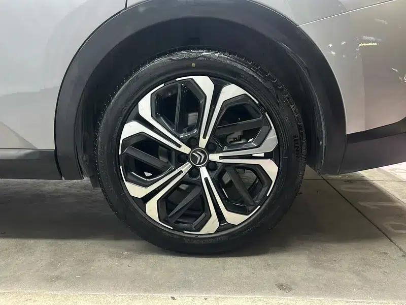 The 2021 Versailles C5 X 1.6T: An Extraordinary Force — миниатюра 9