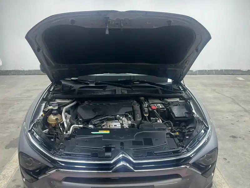 The 2021 Versailles C5 X 1.6T: An Extraordinary Force — миниатюра 10