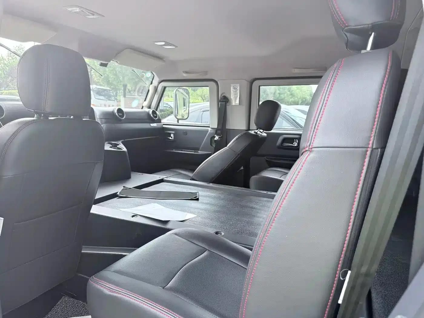Warrior M50 2022 4.0T Manual Reverse 500 Low-Roof Van — миниатюра 4