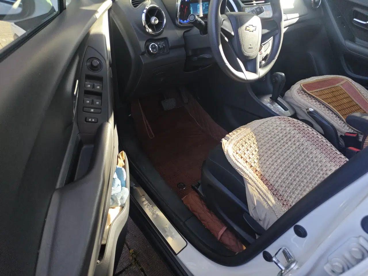 Chevrolet Trax 2016 1.4T Automatic Two-Wheel Drive Comfort Version with Sunroof — миниатюра 16