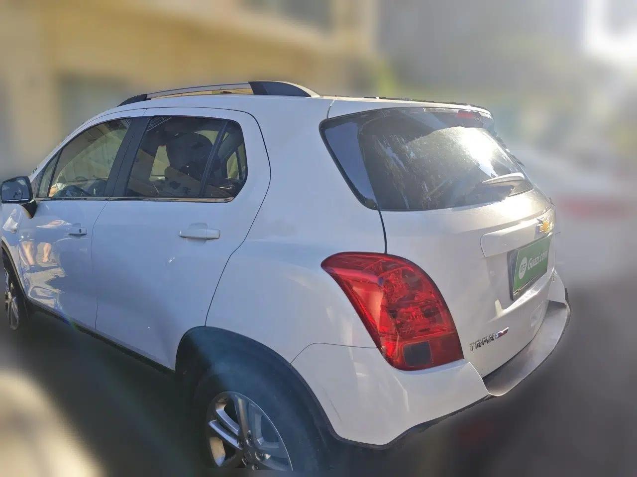 Chevrolet Trax 2016 1.4T Automatic Two-Wheel Drive Comfort Version with Sunroof — миниатюра 4