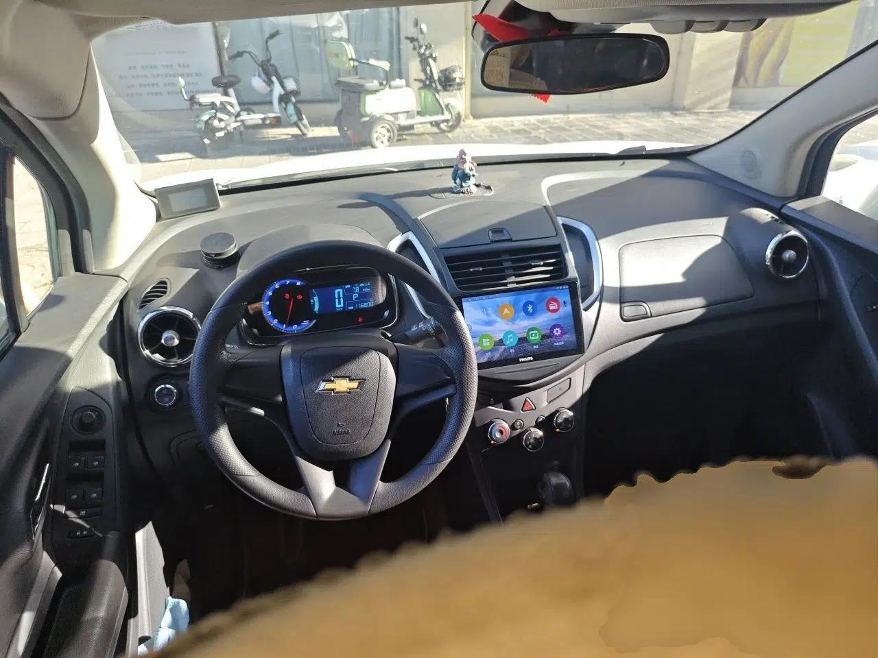 Chevrolet Trax 2016 1.4T Automatic Two-Wheel Drive Comfort Version with Sunroof — миниатюра 9