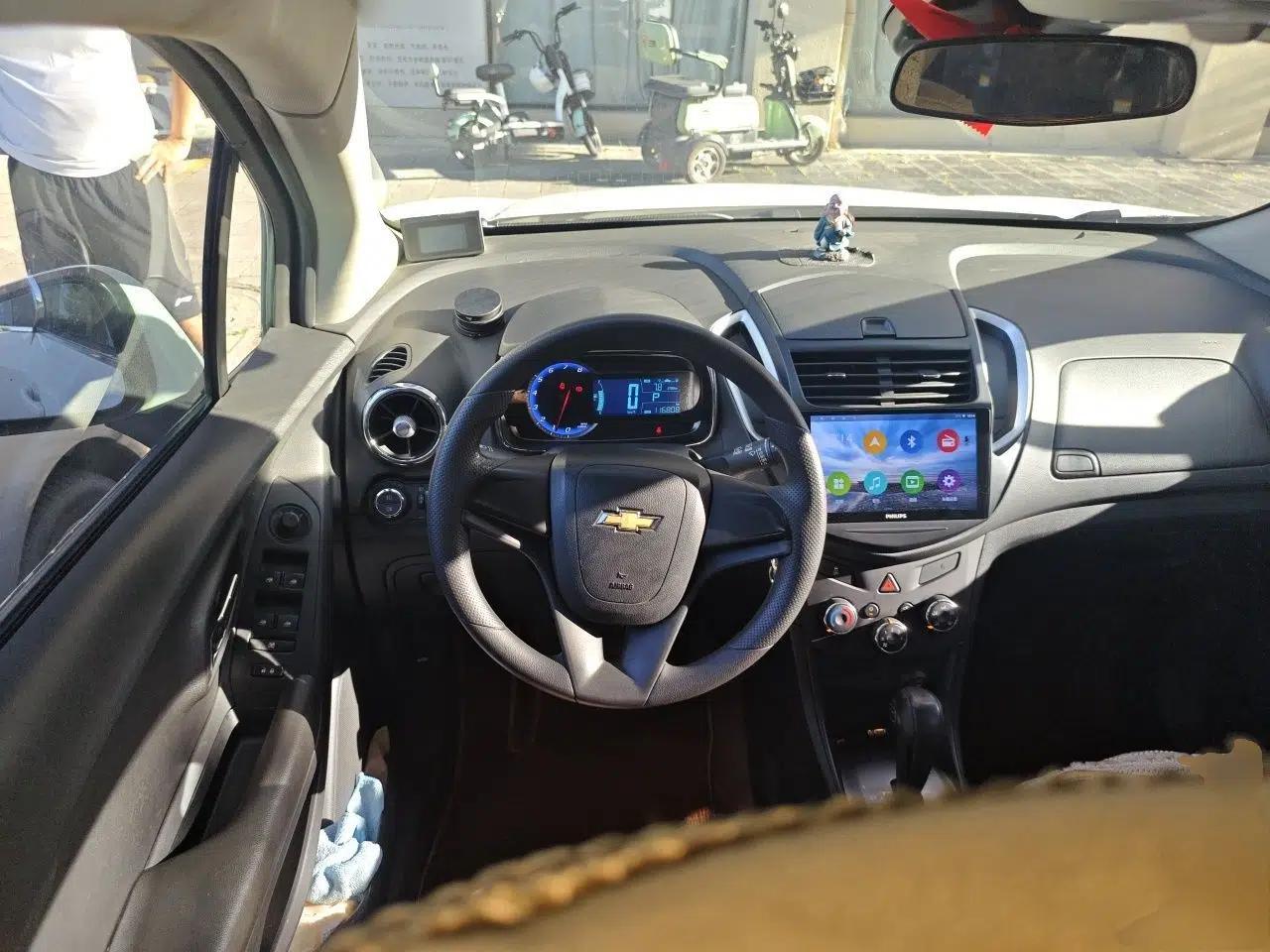 Chevrolet Trax 2016 1.4T Automatic Two-Wheel Drive Comfort Version with Sunroof — миниатюра 10