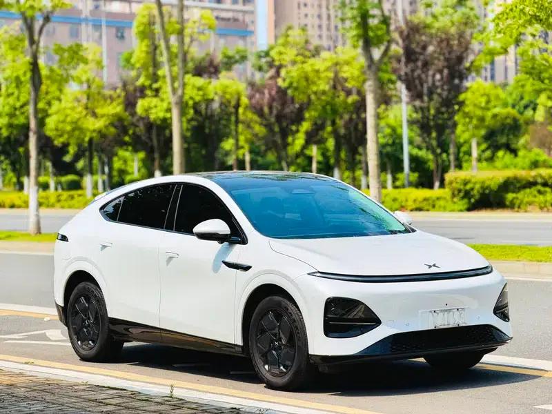 XPeng G6 2025 Pure Electric 625 Long Range Max Technology Edition — миниатюра 3