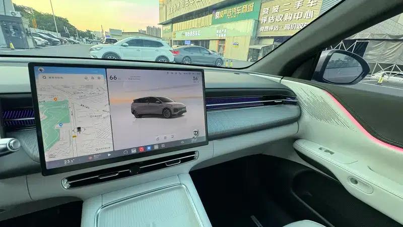 XPeng G6 2025 Pure Electric 625W Long Range Max Flagship Edition — миниатюра 11