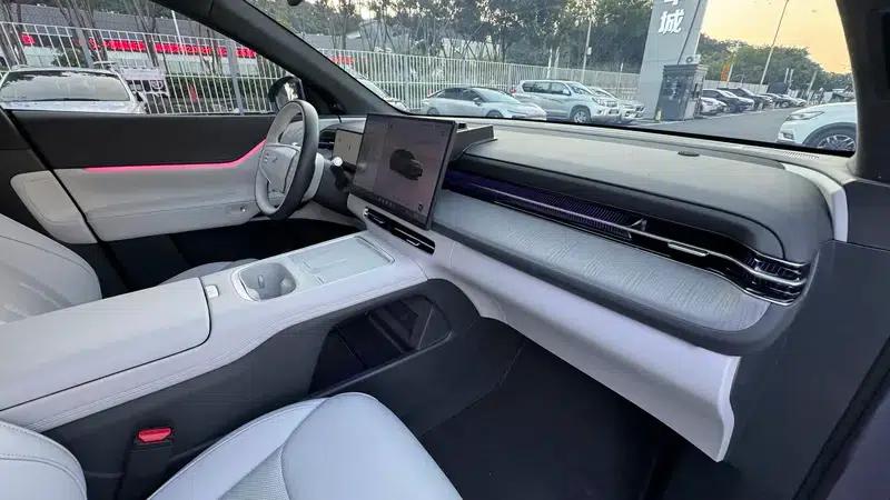 XPeng G6 2025 Pure Electric 625W Long Range Max Flagship Edition — миниатюра 16