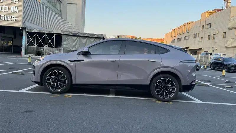 XPeng G6 2025 Pure Electric 625W Long Range Max Flagship Edition — миниатюра 4