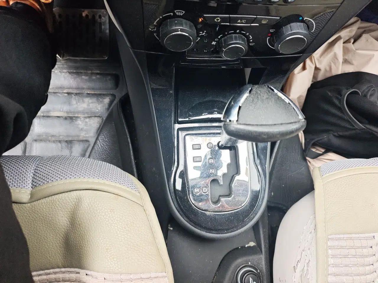 Citroen C-Quatre 2013 Sedan 1.6L Automatic Prestige Model — миниатюра 14