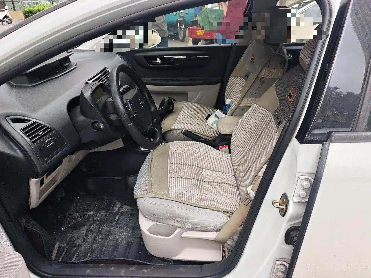Citroen C-Quatre 2013 Sedan 1.6L Automatic Prestige Model — миниатюра 15