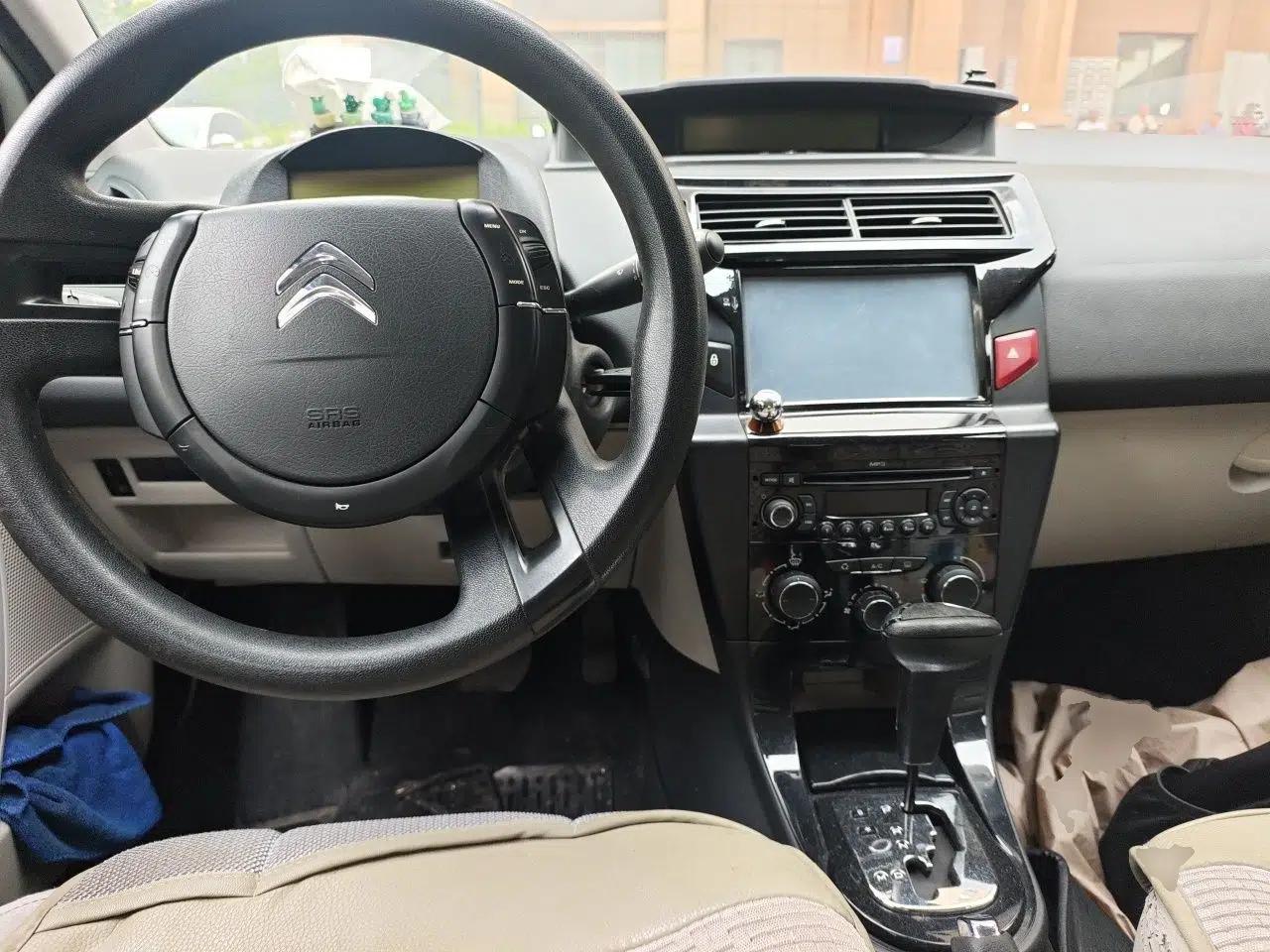 Citroen C-Quatre 2013 Sedan 1.6L Automatic Prestige Model — миниатюра 9
