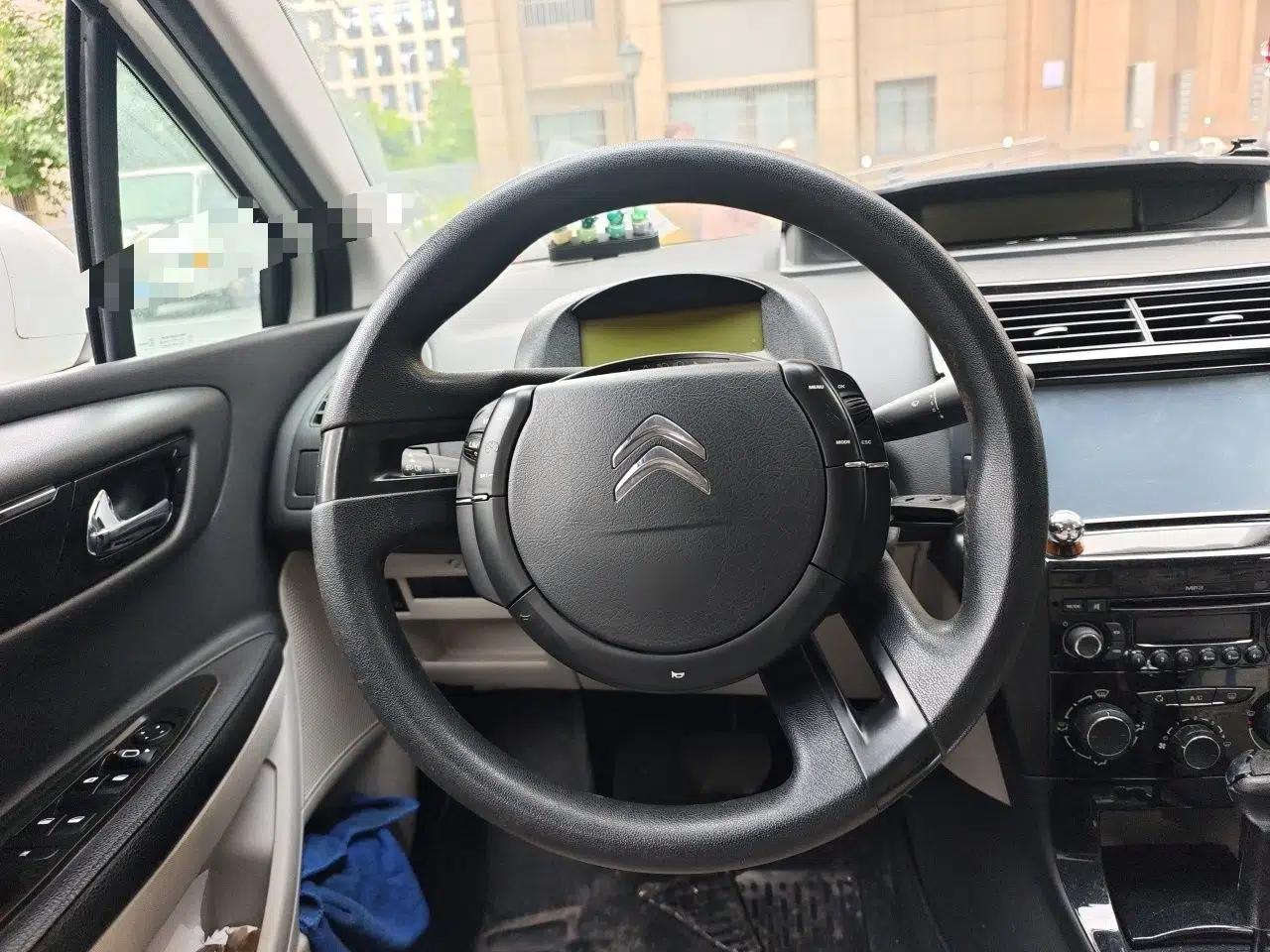 Citroen C-Quatre 2013 Sedan 1.6L Automatic Prestige Model — миниатюра 10