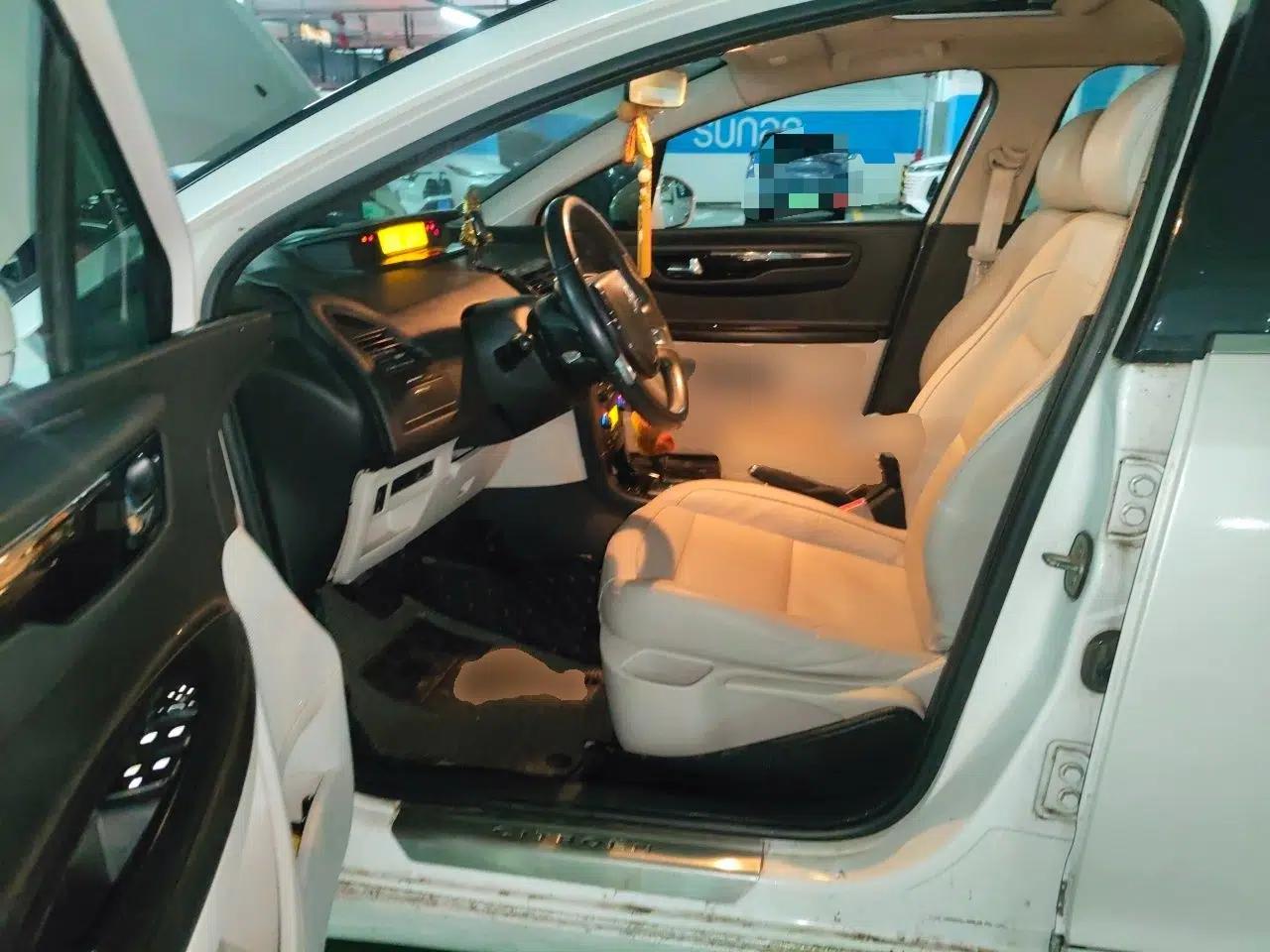 Citroen C-Quatre 2013 Sedan 1.6L Automatic Enjoyment Model — миниатюра 15