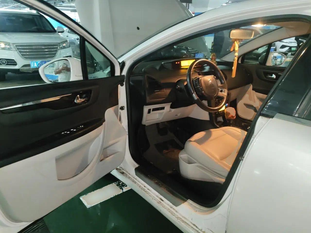 Citroen C-Quatre 2013 Sedan 1.6L Automatic Enjoyment Model — миниатюра 16