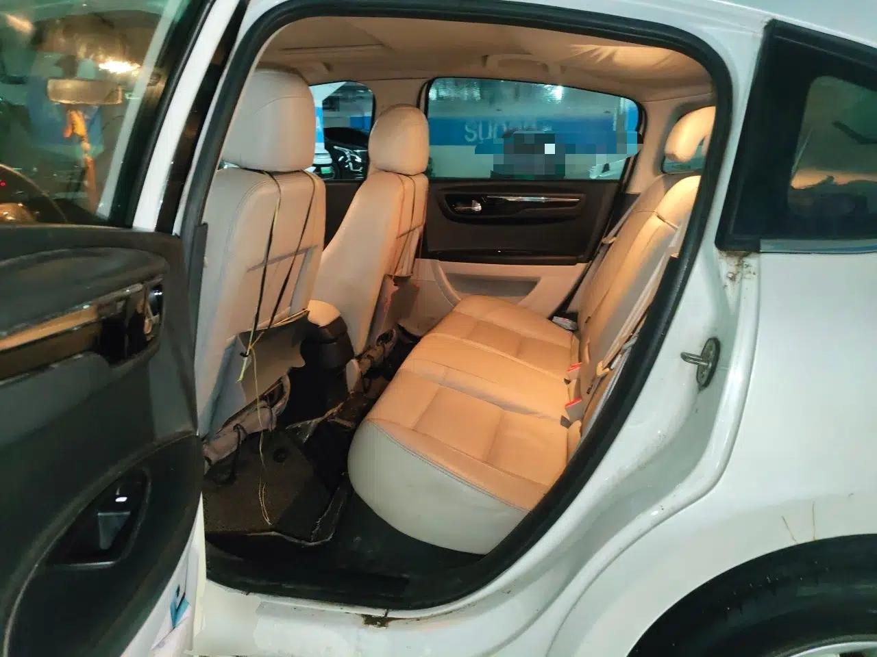 Citroen C-Quatre 2013 Sedan 1.6L Automatic Enjoyment Model — миниатюра 17