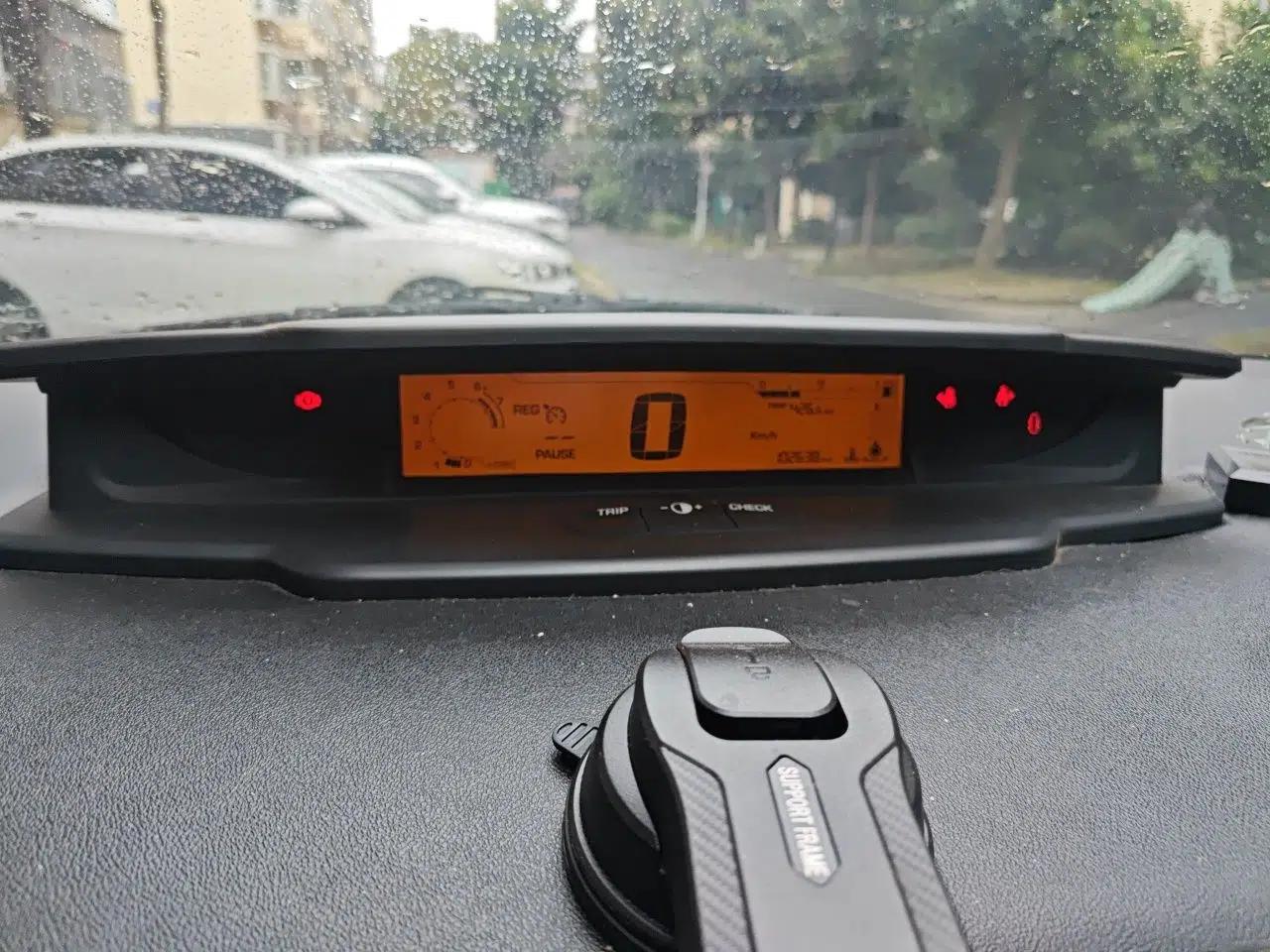 Citroen C-Quatre 2014 VTS Version 1.6L Manual Enjoyment Model — миниатюра 11
