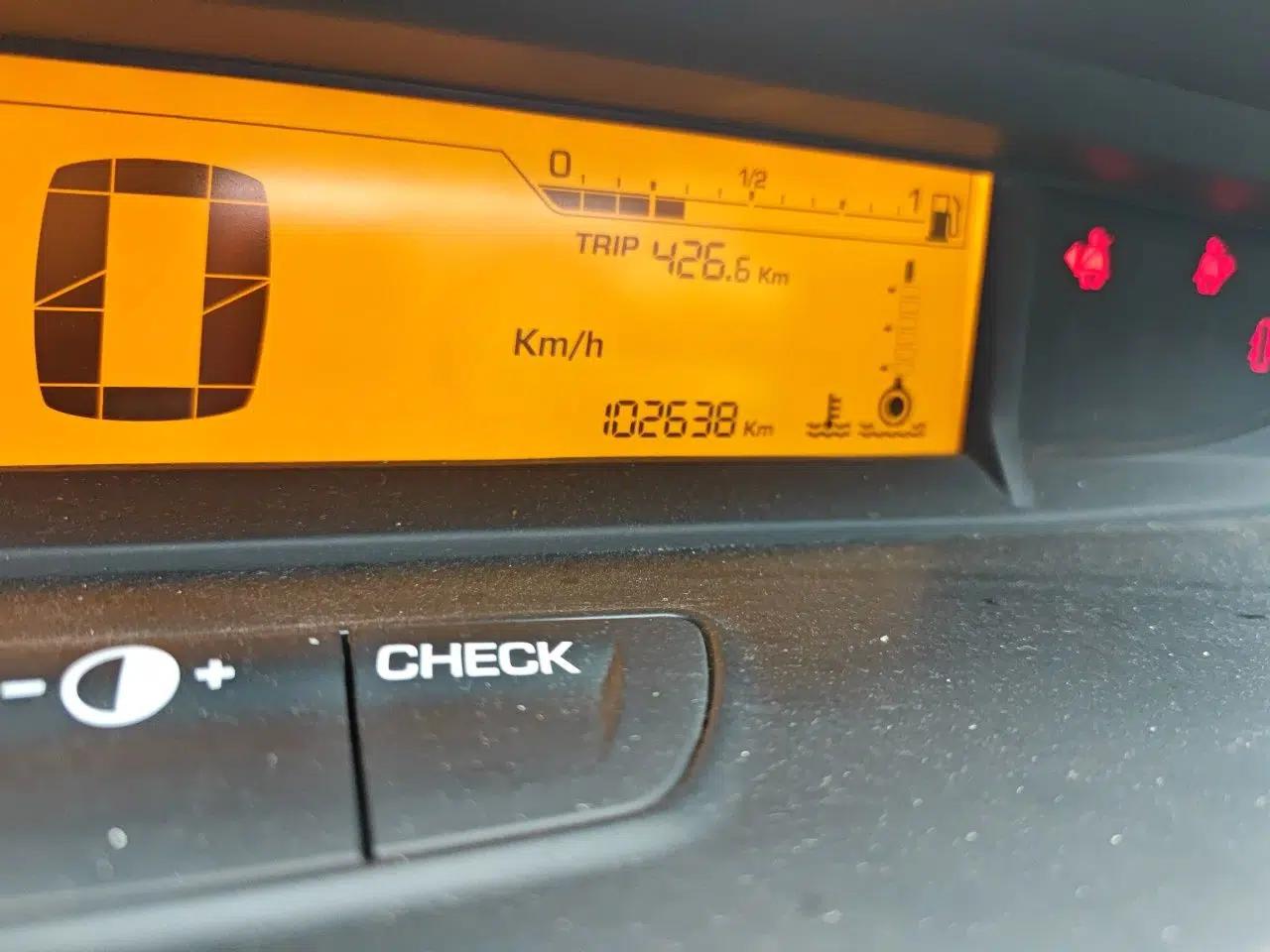 Citroen C-Quatre 2014 VTS Version 1.6L Manual Enjoyment Model — миниатюра 12