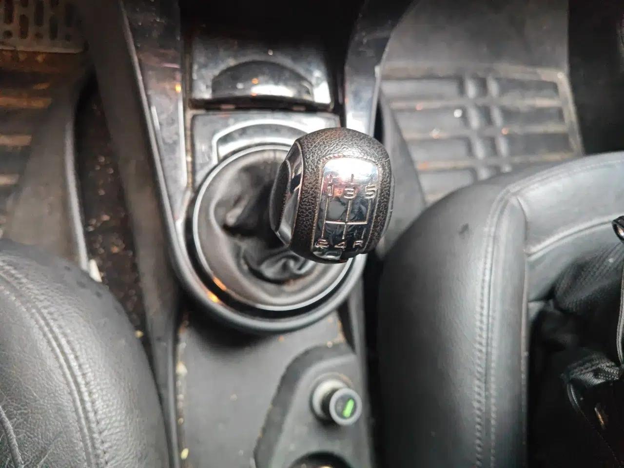 Citroen C-Quatre 2014 VTS Version 1.6L Manual Enjoyment Model — миниатюра 14