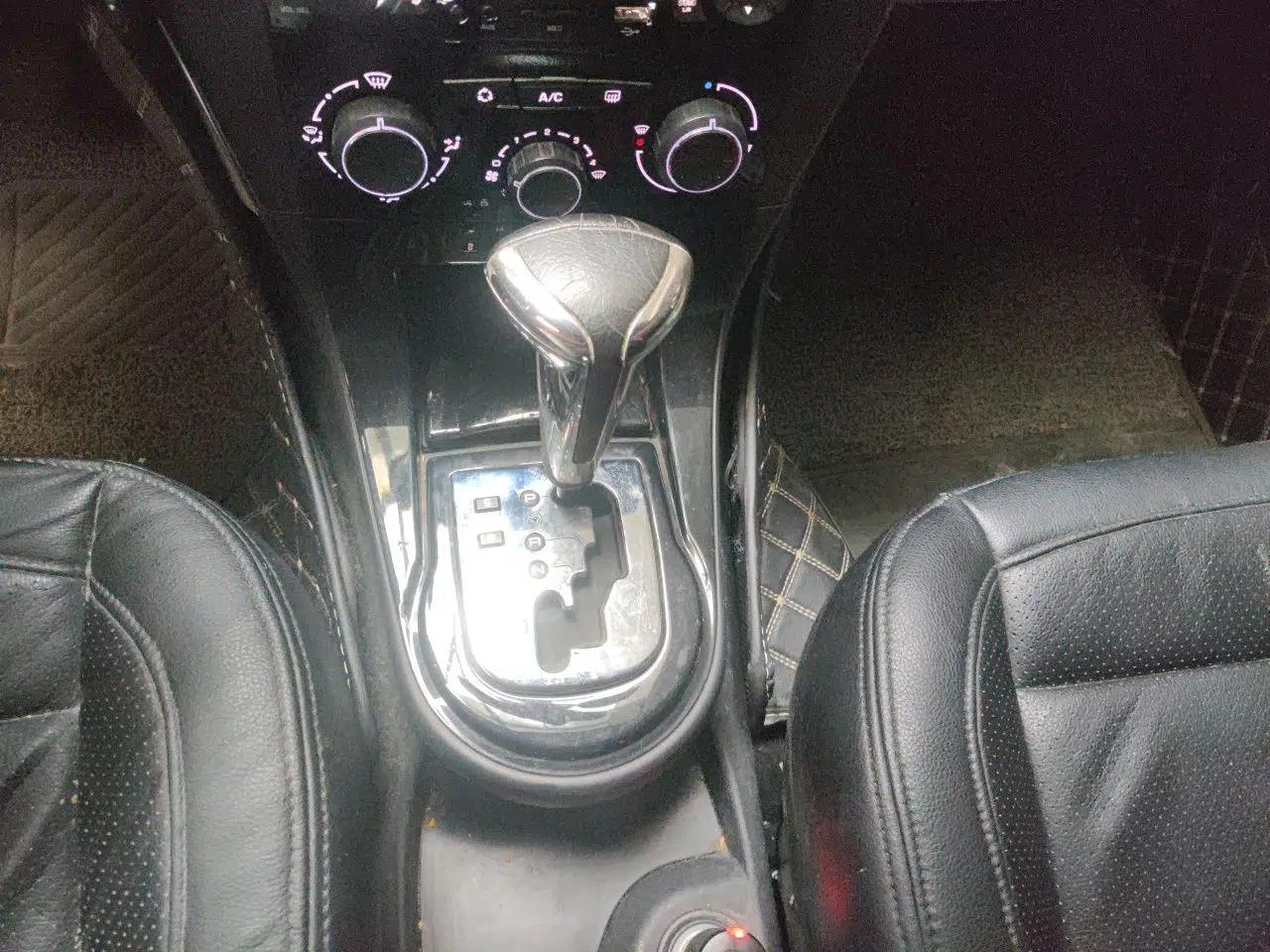 Citroen C-Quatre 2012 Sedan 1.6L Automatic Enjoyment Model — миниатюра 14