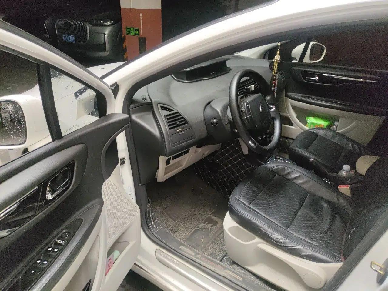 Citroen C-Quatre 2012 Sedan 1.6L Automatic Enjoyment Model — миниатюра 16