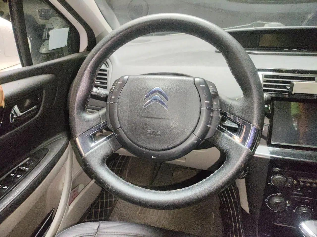 Citroen C-Quatre 2012 Sedan 1.6L Automatic Enjoyment Model — миниатюра 10