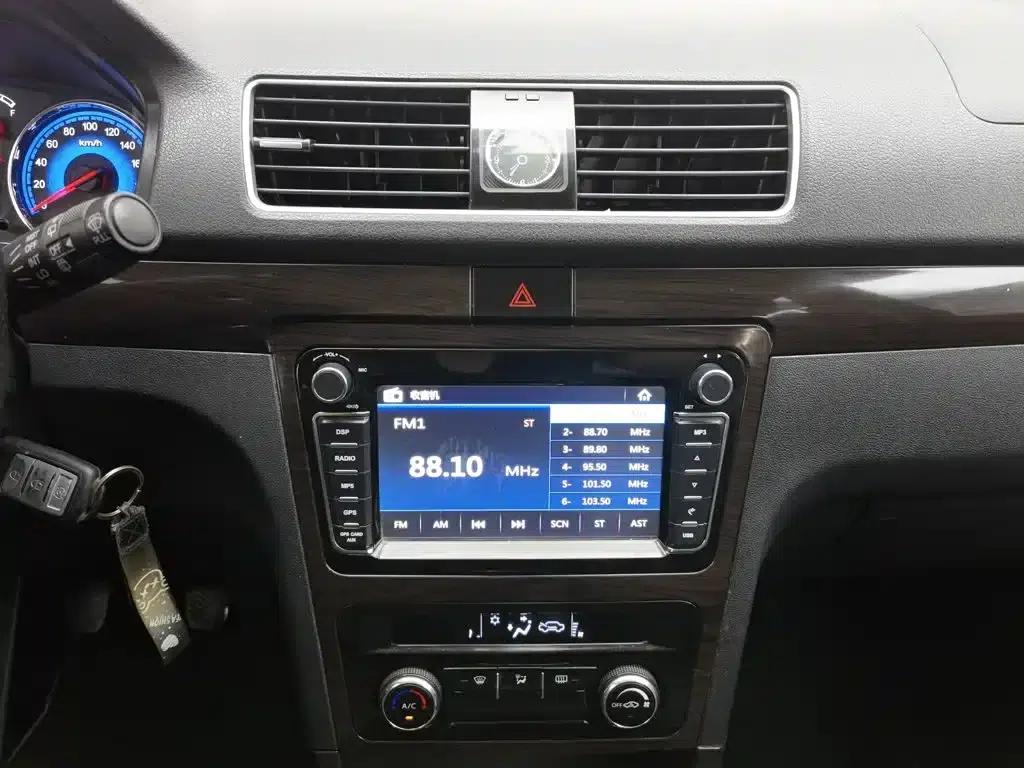 Fengguang 370 2016 Model 1.5L Manual Deluxe SFG15-02 7-Seater — миниатюра 12