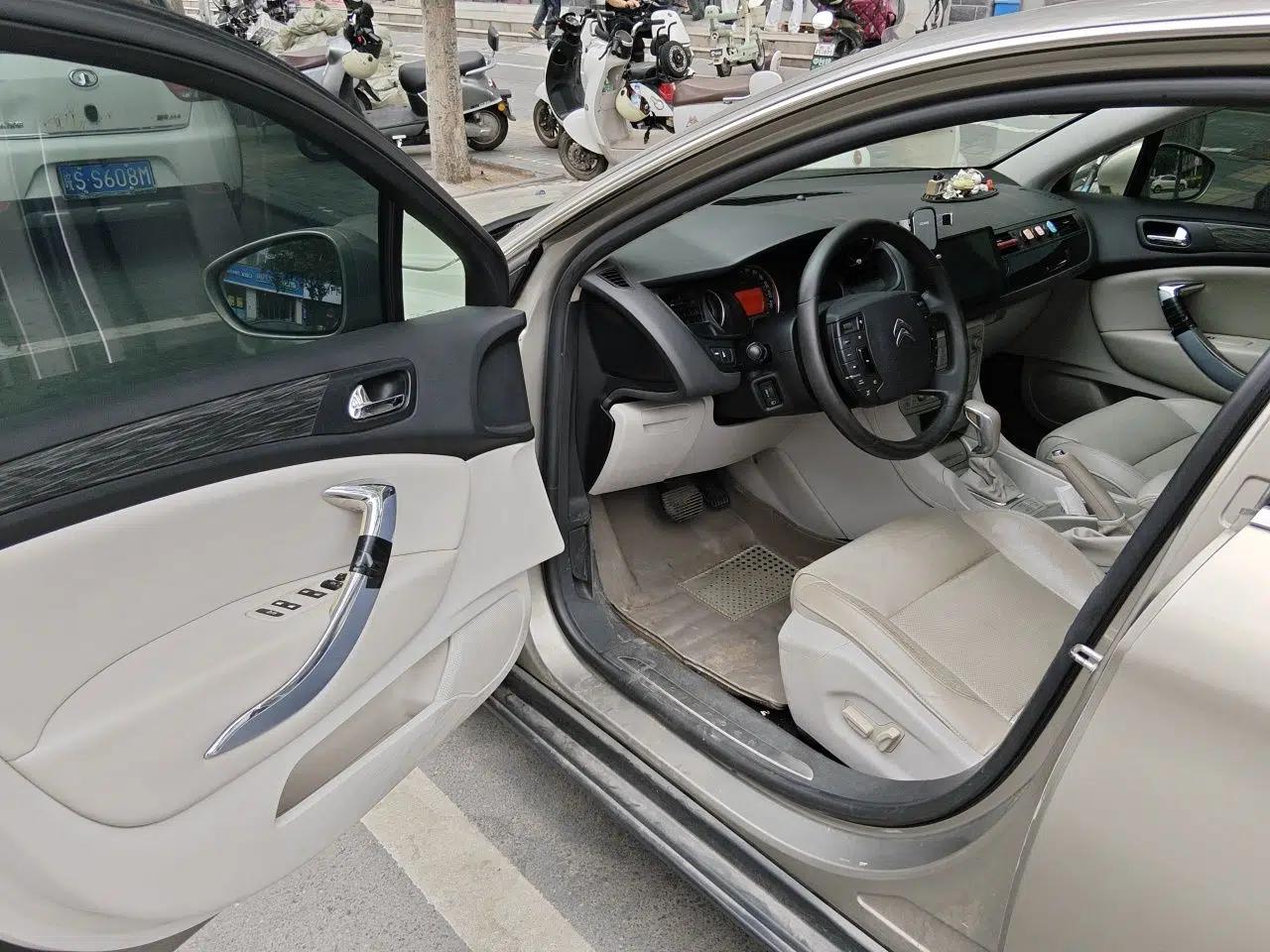 Citroen C5 2012 2.0L Automatic Luxury Edition — миниатюра 16