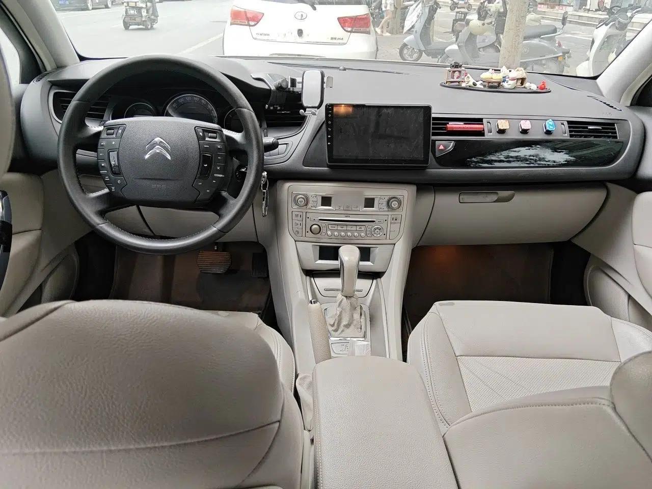 Citroen C5 2012 2.0L Automatic Luxury Edition — миниатюра 9