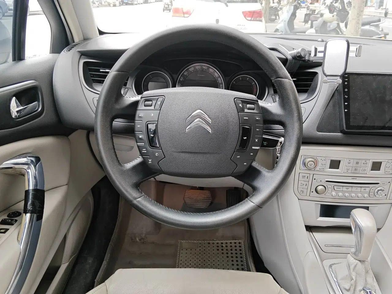 Citroen C5 2012 2.0L Automatic Luxury Edition — миниатюра 10
