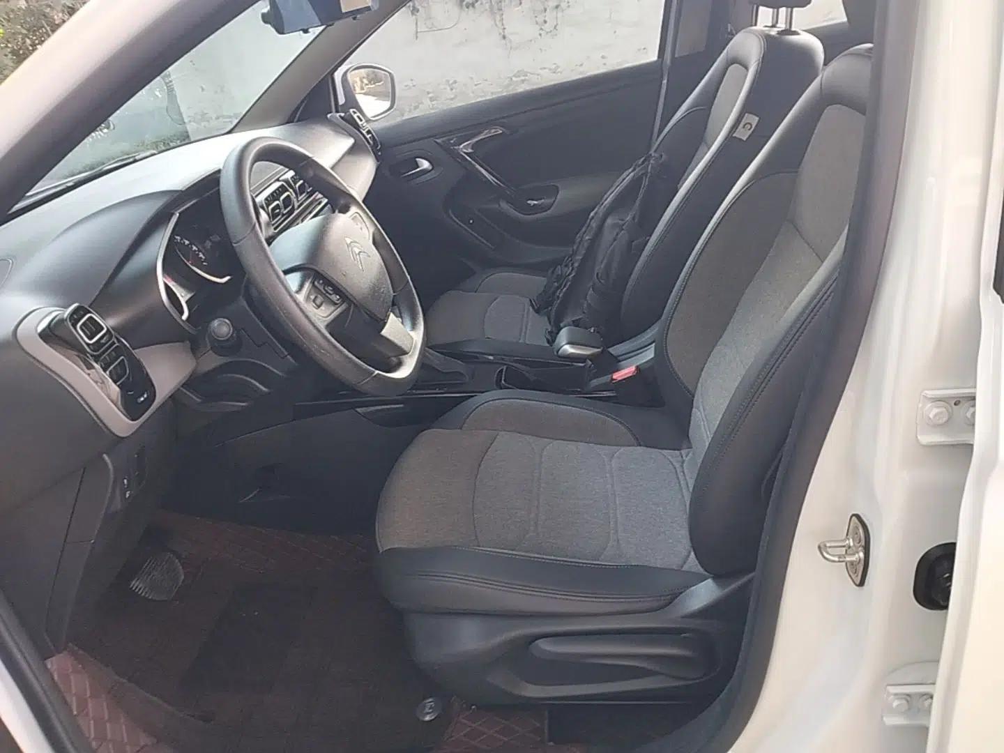 Citroen C3-XR 2020 230THP DCT C-Series Trendy Edition — миниатюра 17