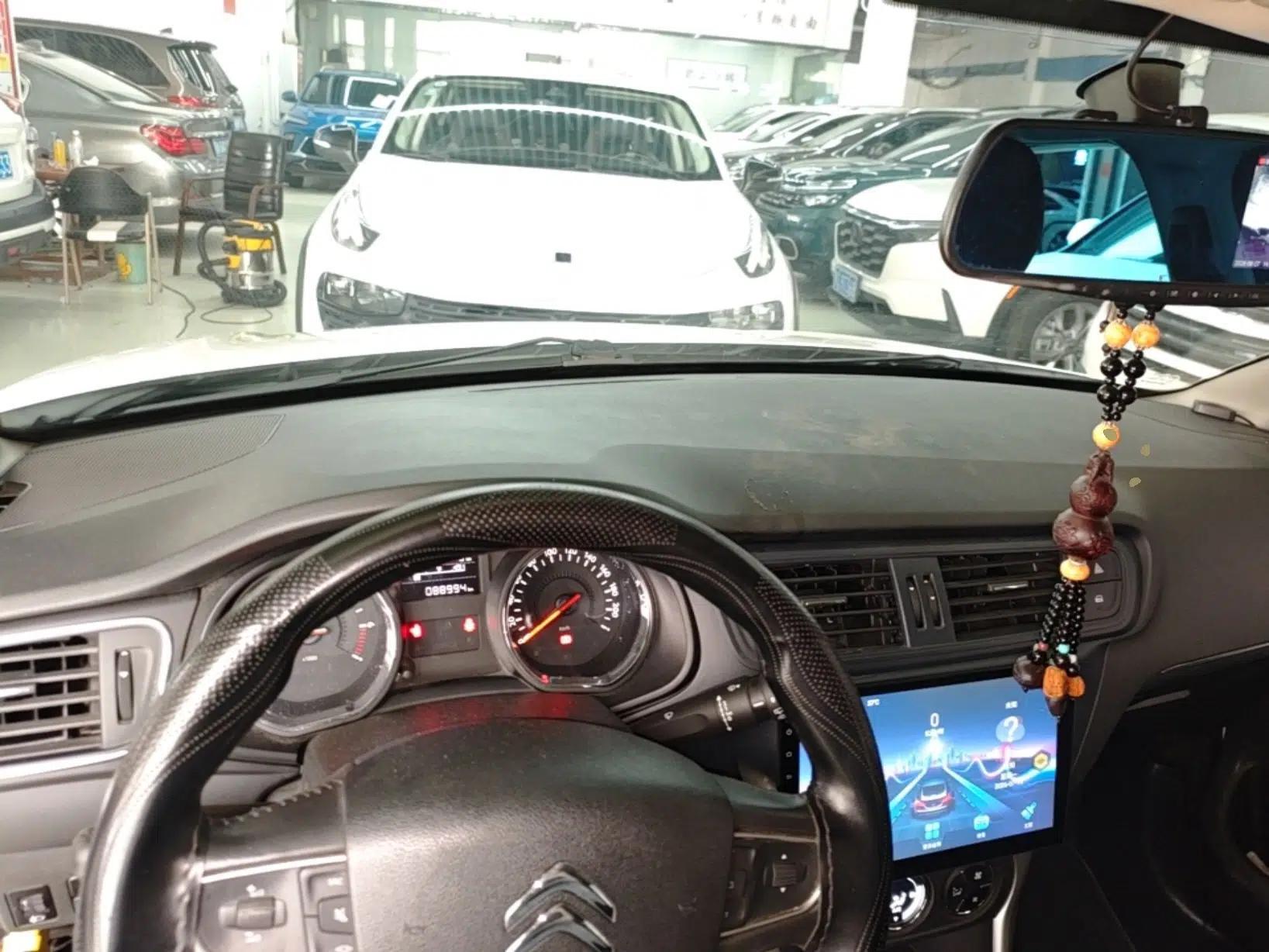 Citroen C3-XR 2015 1.6THP Automatic Pioneer Model — миниатюра 17