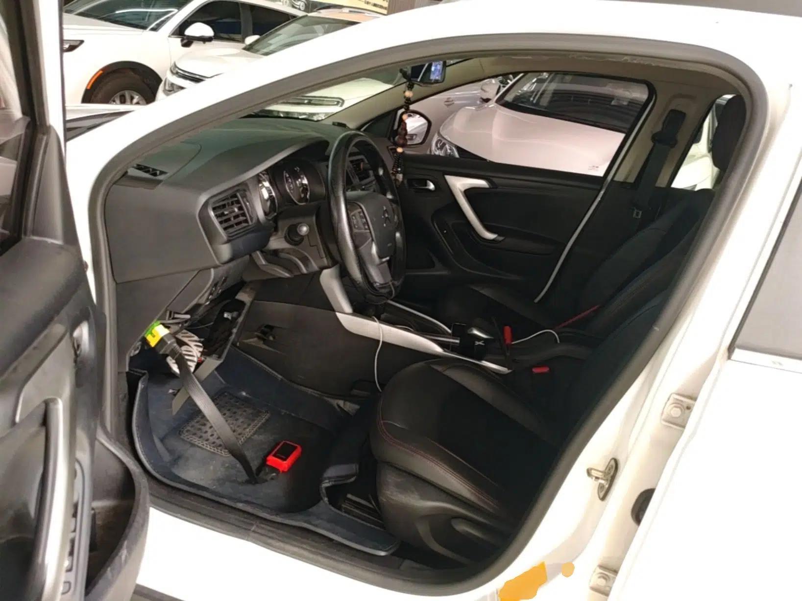 Citroen C3-XR 2015 1.6THP Automatic Pioneer Model — миниатюра 23