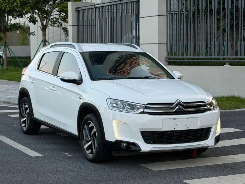 Citroen C3-XR 2015 1.6L Automatic Pioneer Model — миниатюра 16