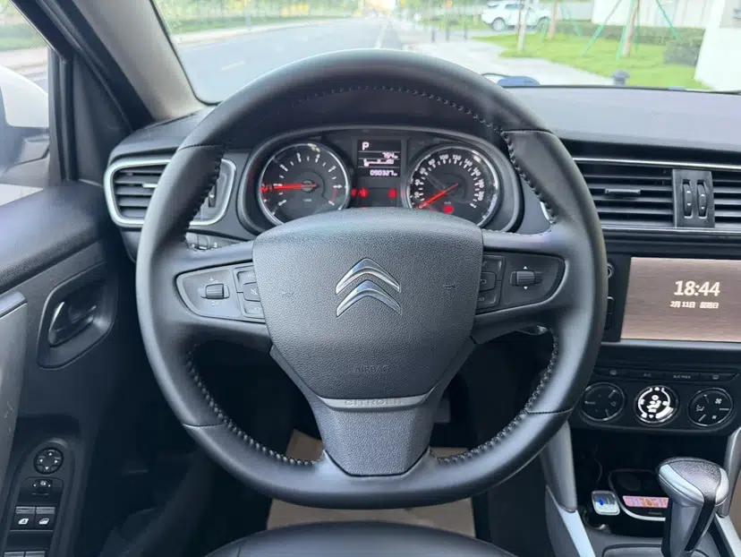 Citroen C3-XR 2015 1.6L Automatic Pioneer Model — миниатюра 22