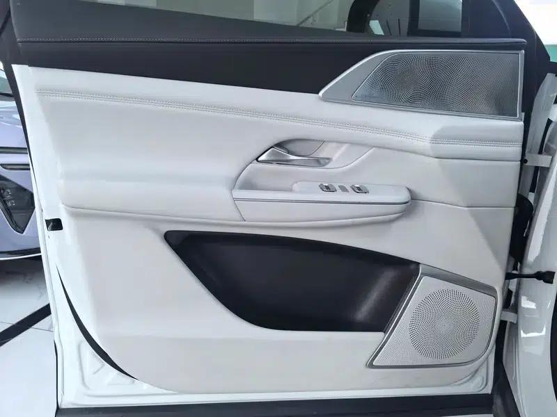 XPeng G9 2025 Model 680km Long Range AWD Max — миниатюра 7