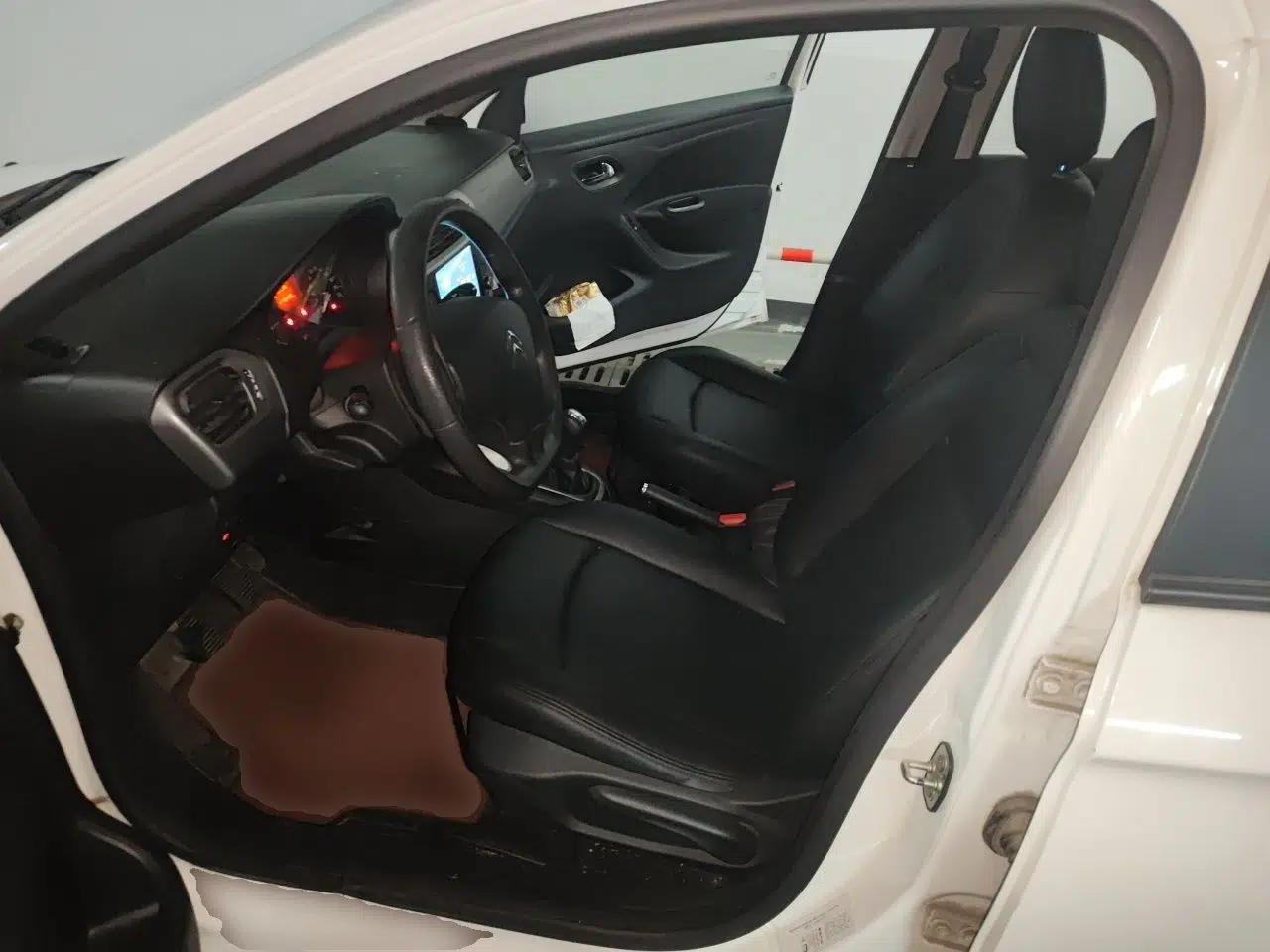 Citroen Elysee 2016 1.6L Manual Fashion Edition — миниатюра 15
