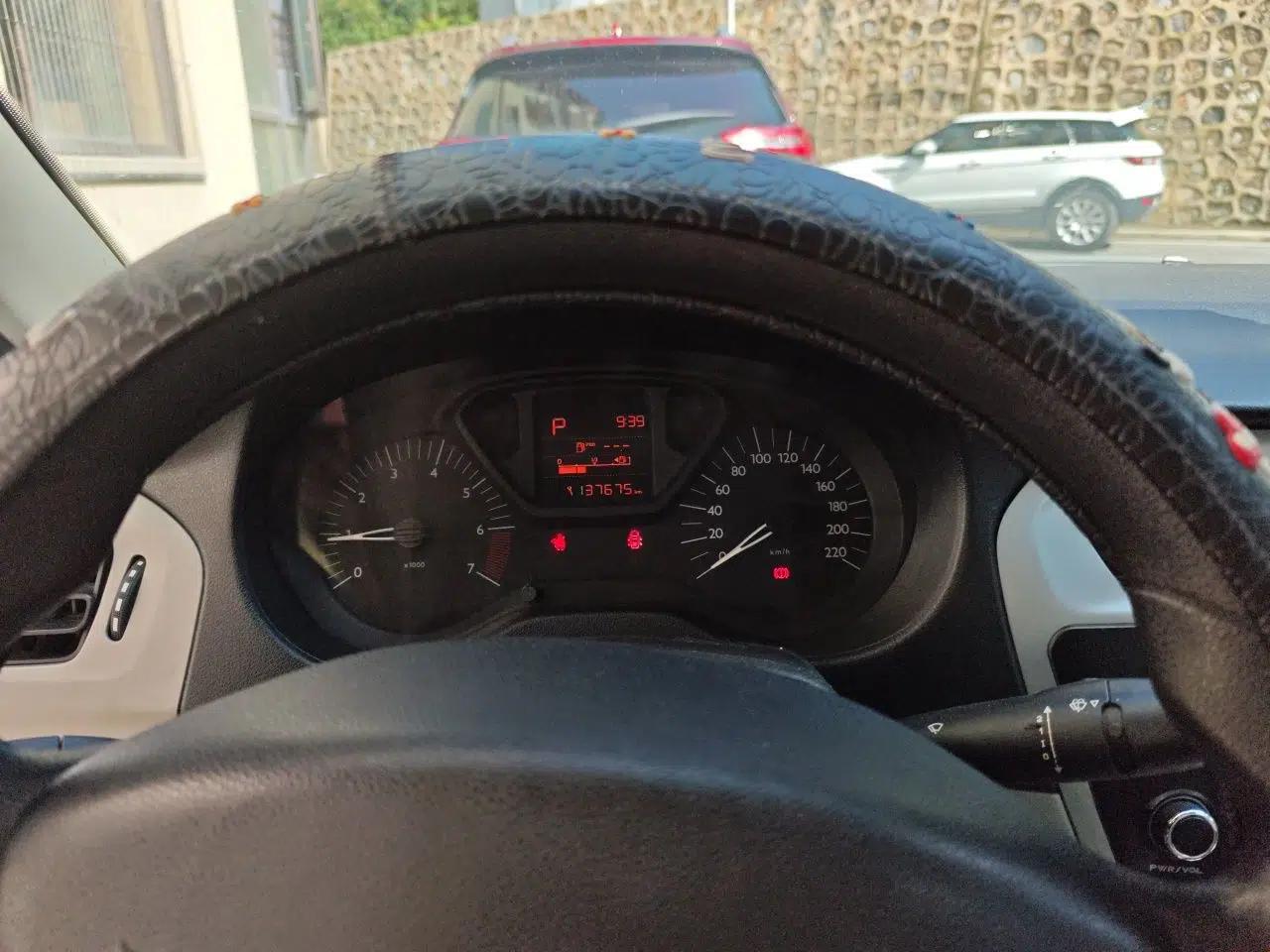 Citroen Elysee 2014 1.6L Automatic Fashion Model — миниатюра 11