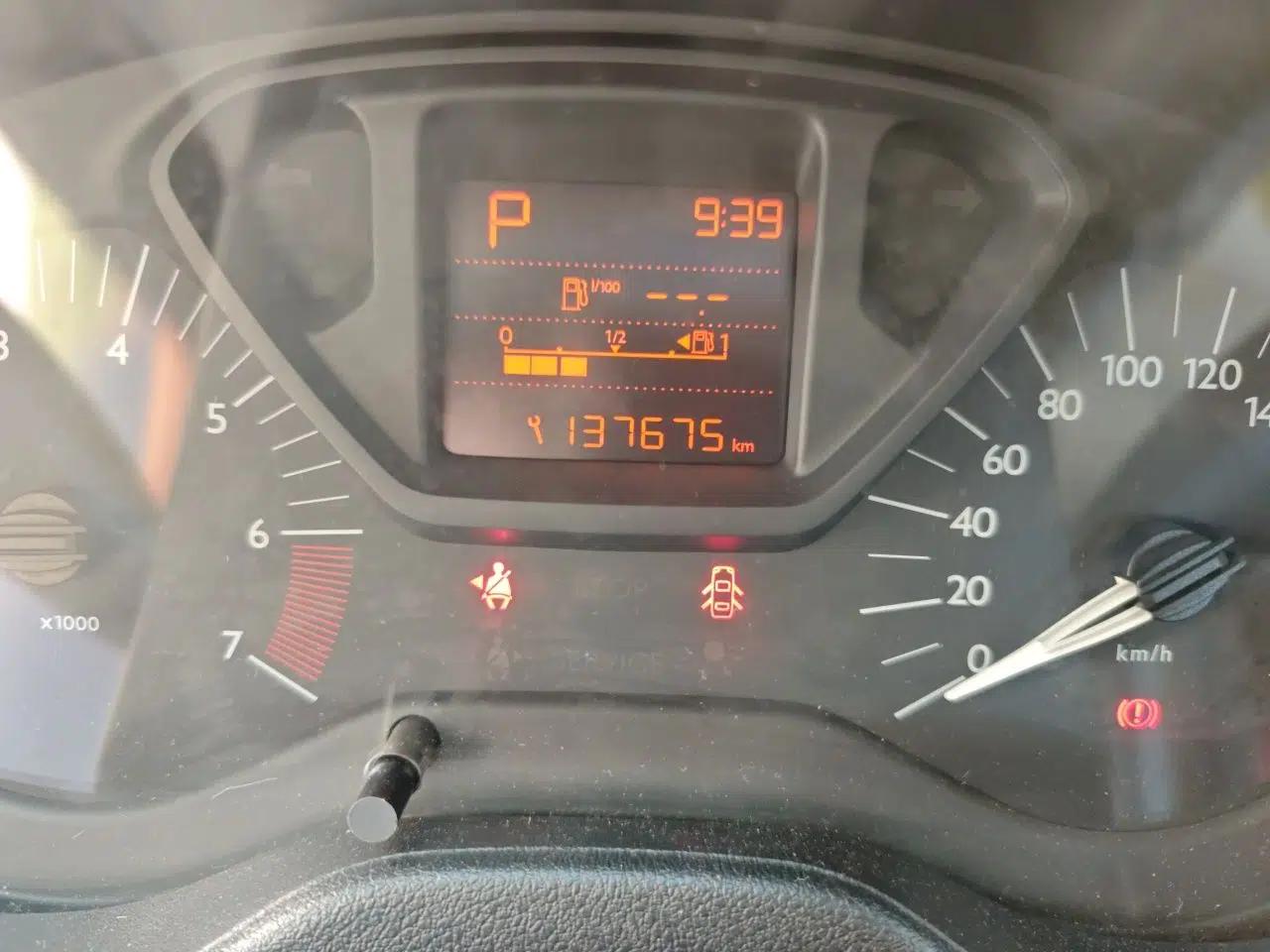 Citroen Elysee 2014 1.6L Automatic Fashion Model — миниатюра 12