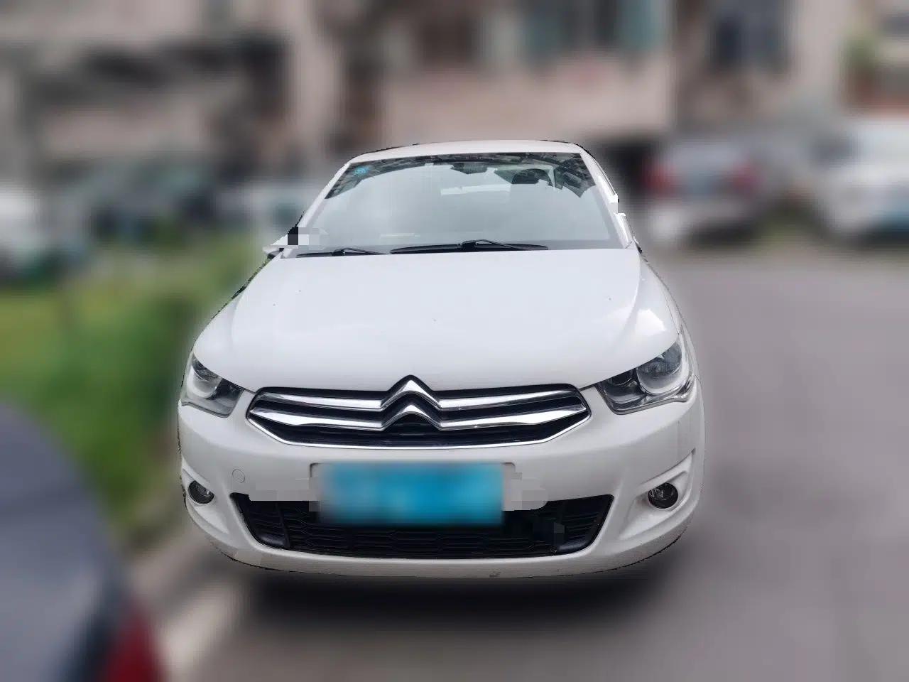 Citroen Elysee 2015 Zhishang Edition 1.6L Manual Fashion Model — миниатюра 2