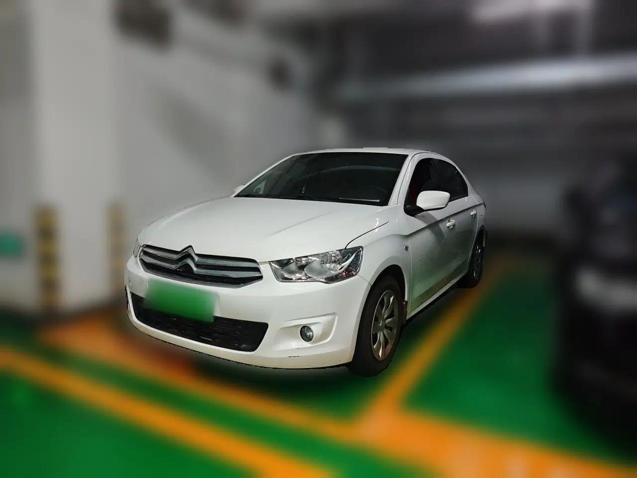 Citroen Elysee 2015 Zhishang Edition 1.6L Manual Fashion Model — миниатюра 1