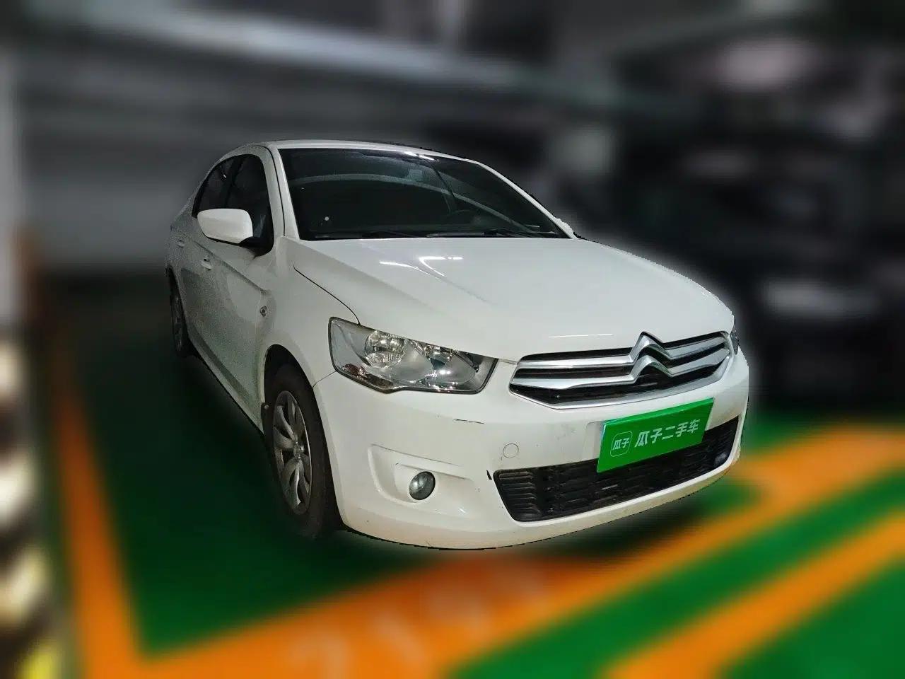 Citroen Elysee 2015 Zhishang Edition 1.6L Manual Fashion Model — миниатюра 3