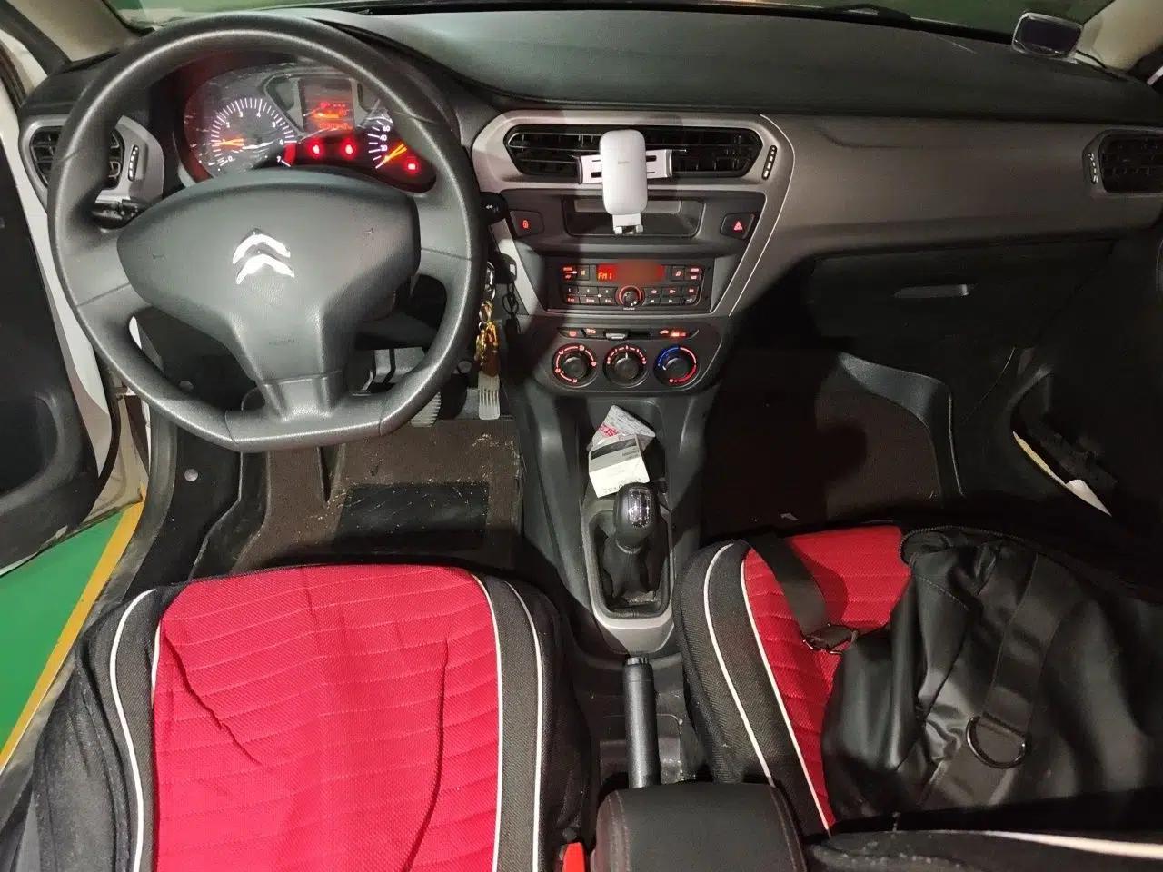 Citroen Elysee 2015 Zhishang Edition 1.6L Manual Fashion Model — миниатюра 9