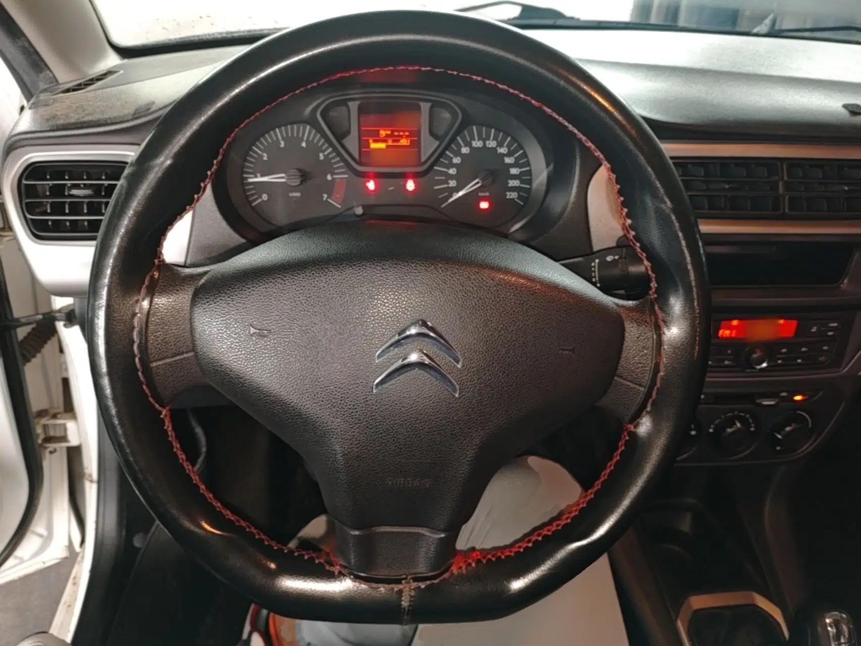 Citroen Elysee 2015 Zhishang Edition 1.6L Manual Fashion Model — миниатюра 18