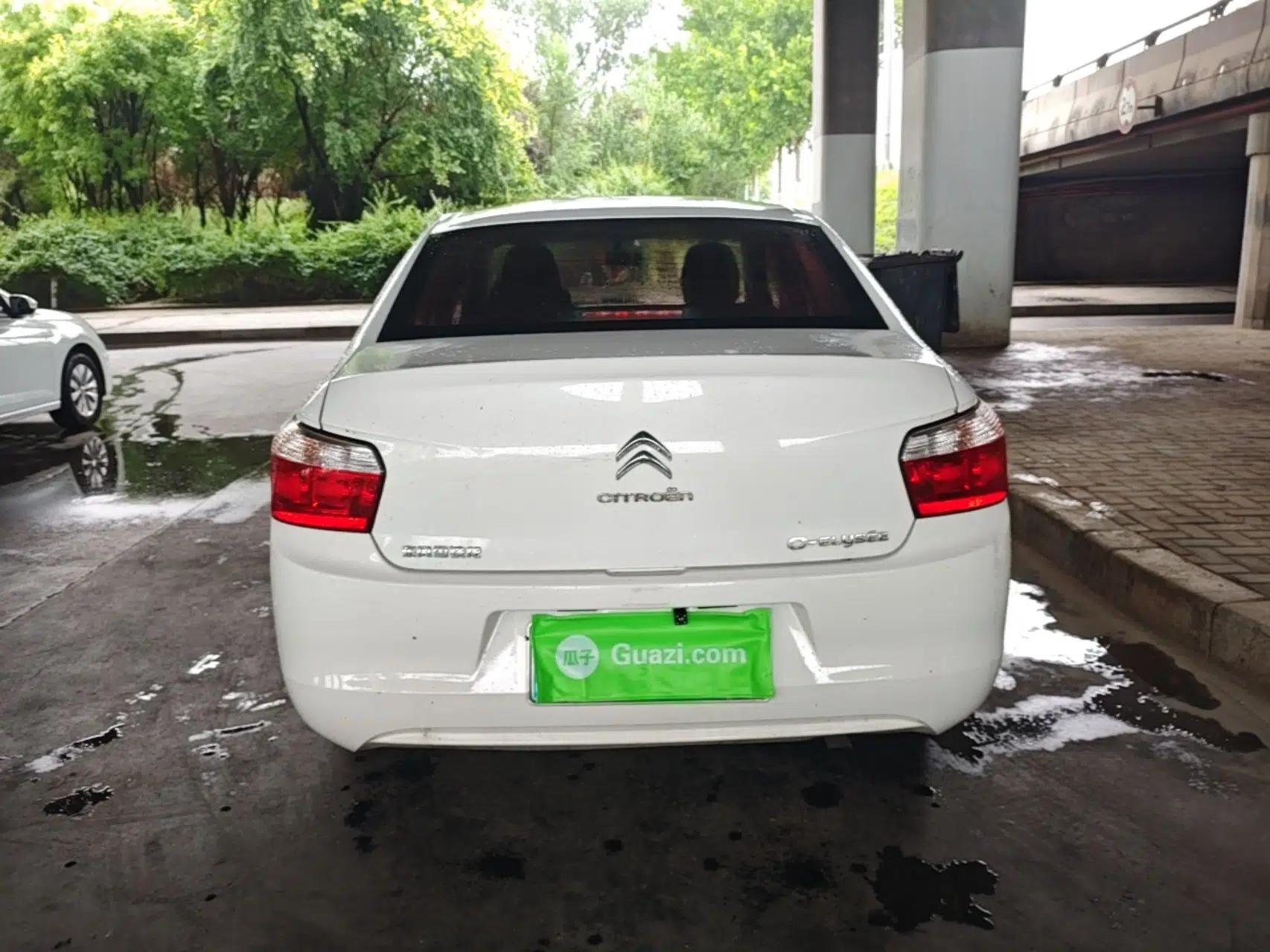 Citroen Elysee 2015 Zhishang Edition 1.6L Manual Fashion Model — миниатюра 5