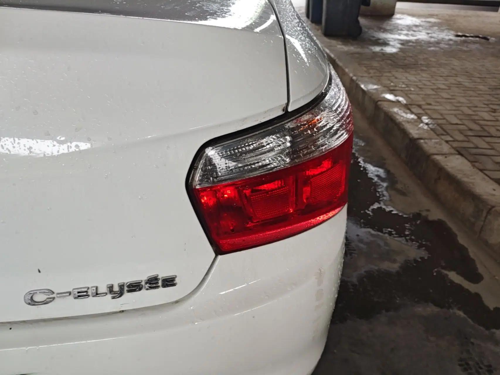 Citroen Elysee 2015 Zhishang Edition 1.6L Manual Fashion Model — миниатюра 9